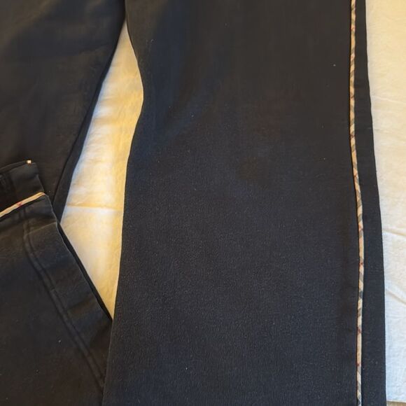 Burberry London Jogging Pants in Loop Back Cotton Blend with Nova Check Detail. - Picture 4 of 10